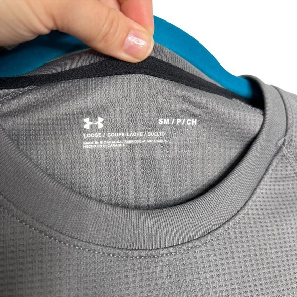 Under Armour Loose Fit Gray Long Sleeve Orange Logo Shirt - Picture 2 of 12